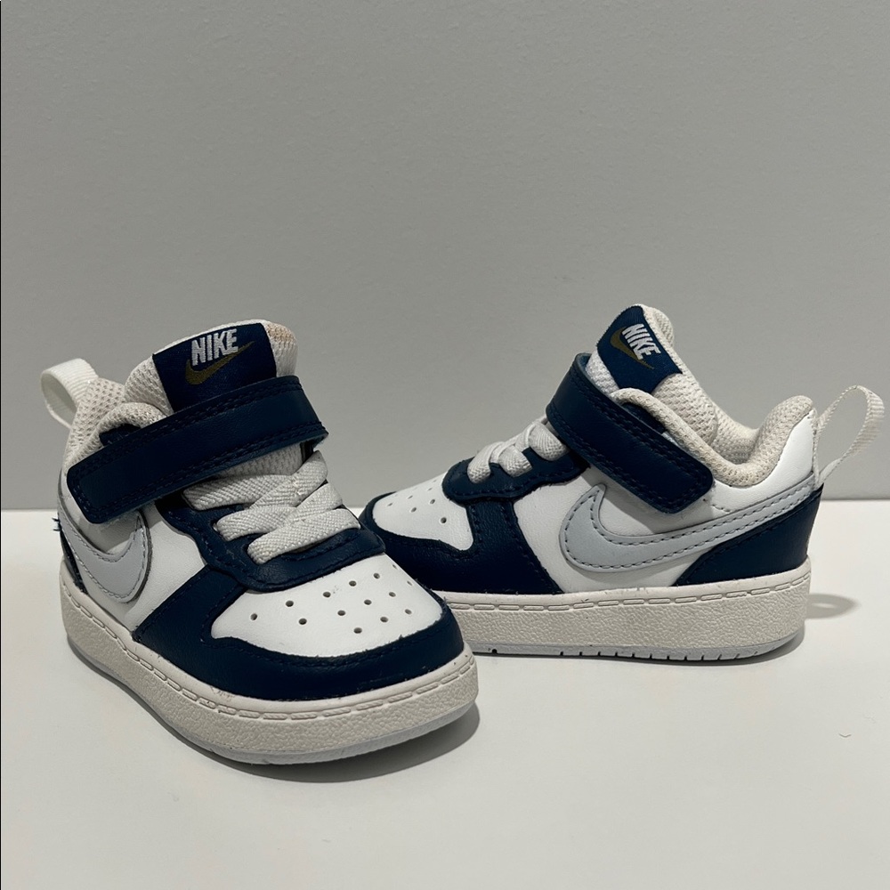 Nike Toddler's Blue and White Sneakers Size 3C